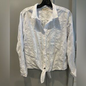 Bella Dahl Textured White 100 % cotton blouse size small